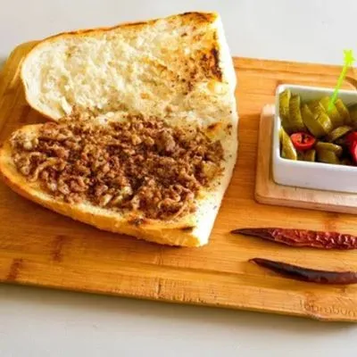 Çeyrek Ekmek Tandırda İzmir Kuzu Kokoreç