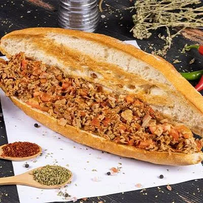 Tam Ekmek Sebzeli Tandırda Kuzu Kokoreç